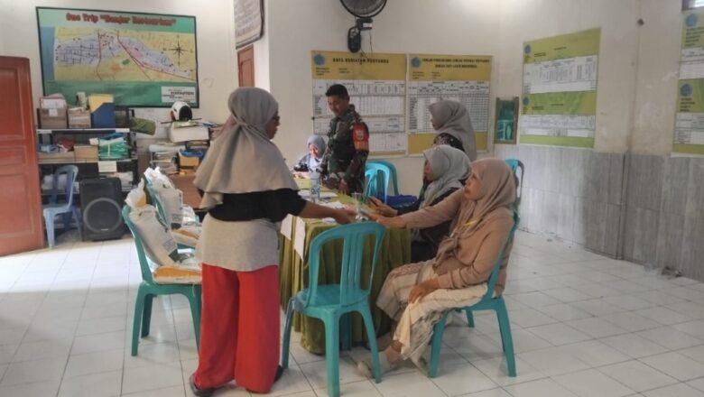 Sinergi Aparat Kelurahan Banjar Awasi Distribusi Bantuan