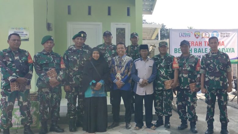 Babinsa Gunungsari Dampingi Peresmian Bale Swadaya Warga