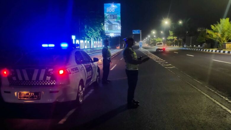 Polres Lombok Barat Gelar Patroli Malam di Baypass BIL, Arus Lalu Lintas Terkendali