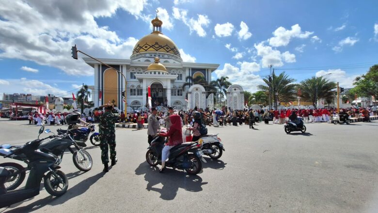 Ribuan Peserta Ikuti Pawai Alegoris HUT ke-80 RI di Gerung