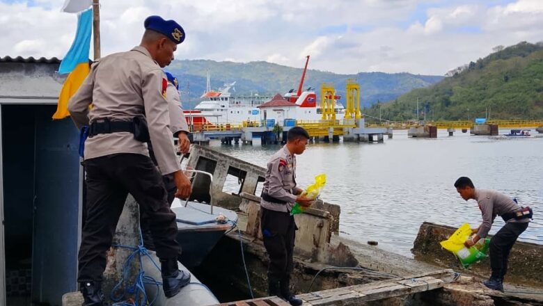 Beras Murah Bulog Ludes dalam GPM Polairud Polres Lombok Barat di Lembar