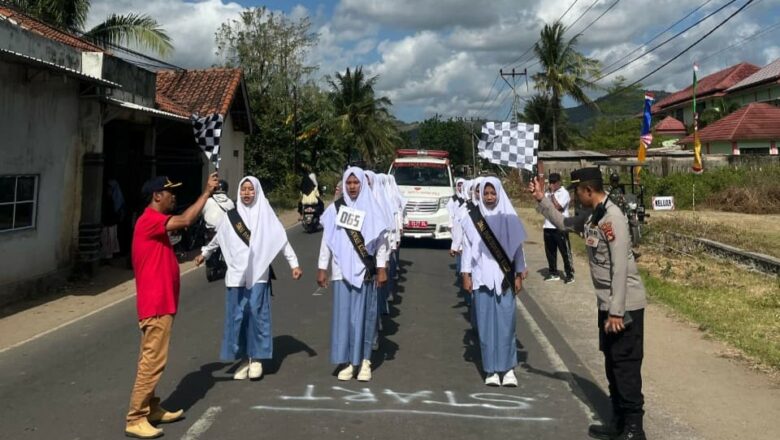 Ratusan Pelajar Meriahkan Gerak Jalan HUT RI di Sekotong