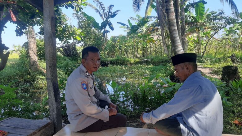 Kunjungan Bhabinkamtibmas Kuripan: Ajak Petani Wujudkan Ketahanan Pangan