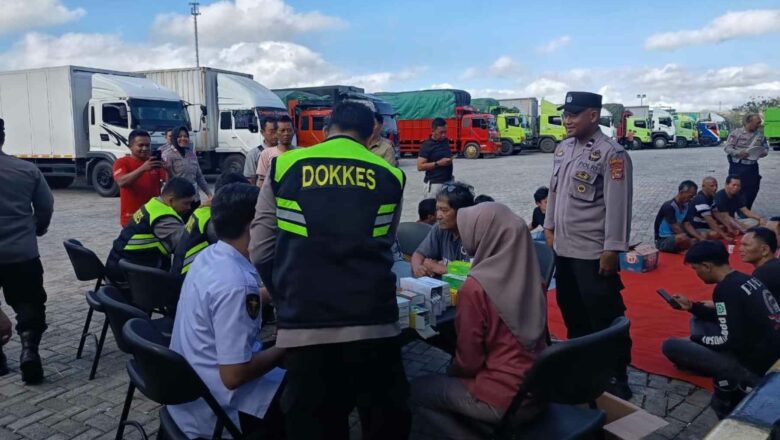 Sambut HUT Lalu Lintas ke-70, Polres Lombok Barat Hadirkan Layanan Kesehatan untuk Sopir Truk