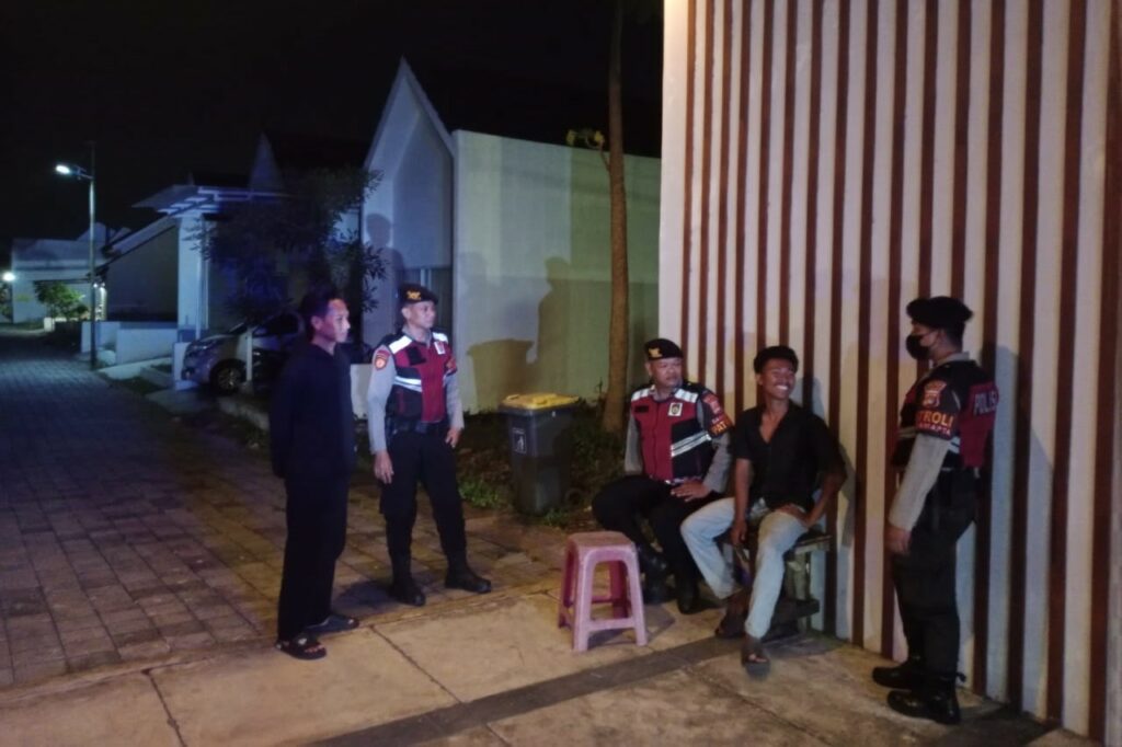 Polres Lombok Barat Intensifkan Patroli Blue Light di Bypass BIL I Gerung