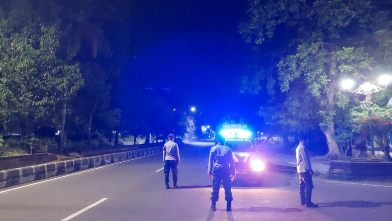 Cegah Kejahatan Jalanan, Polsek Gerung Gelar Patroli Malam di Lombok Barat