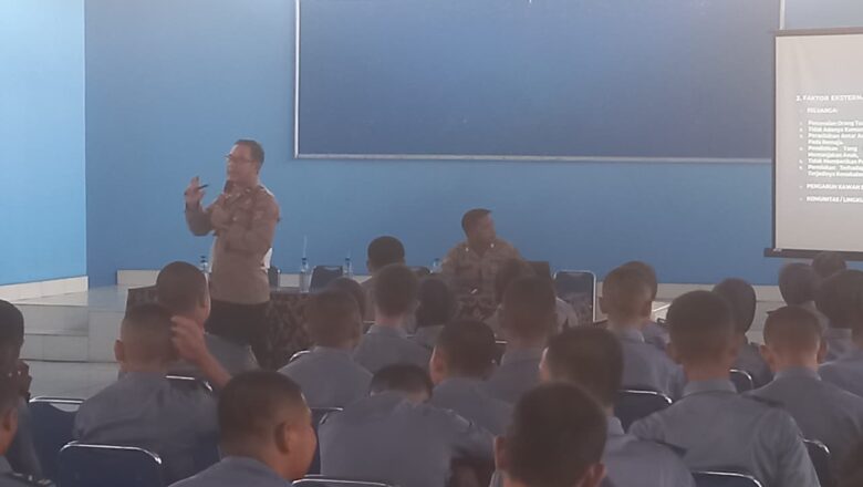 Cegah Kenakalan Remaja, Sat Binmas Polres Lombok Barat Edukasi Siswa Lembar