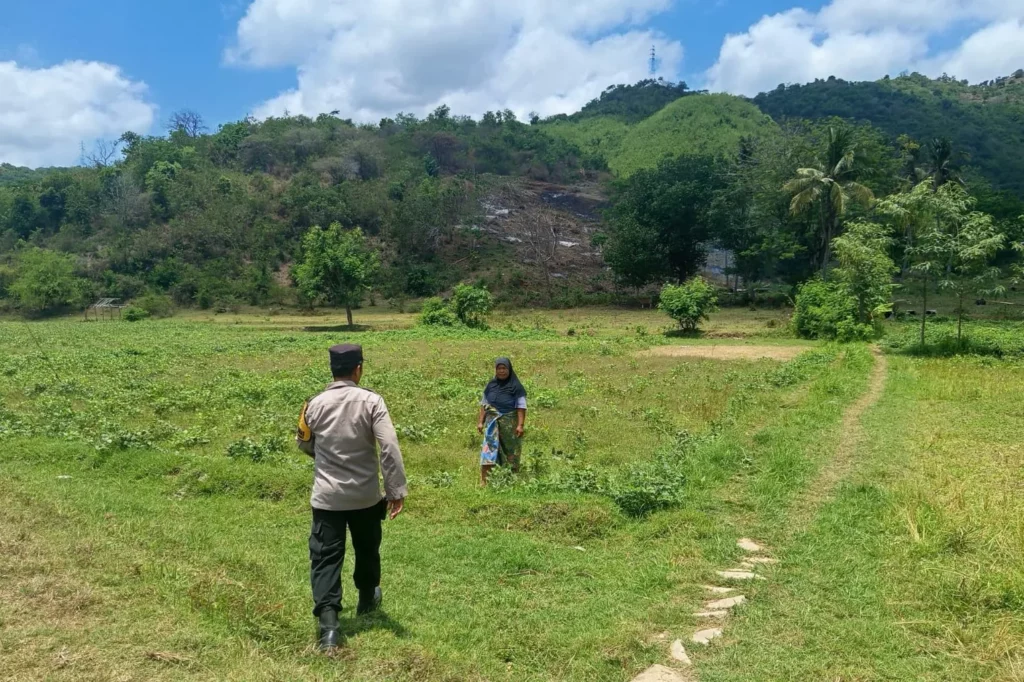 Bhabinkamtibmas Jadi Motor Ketahanan Pangan di Sekotong Barat