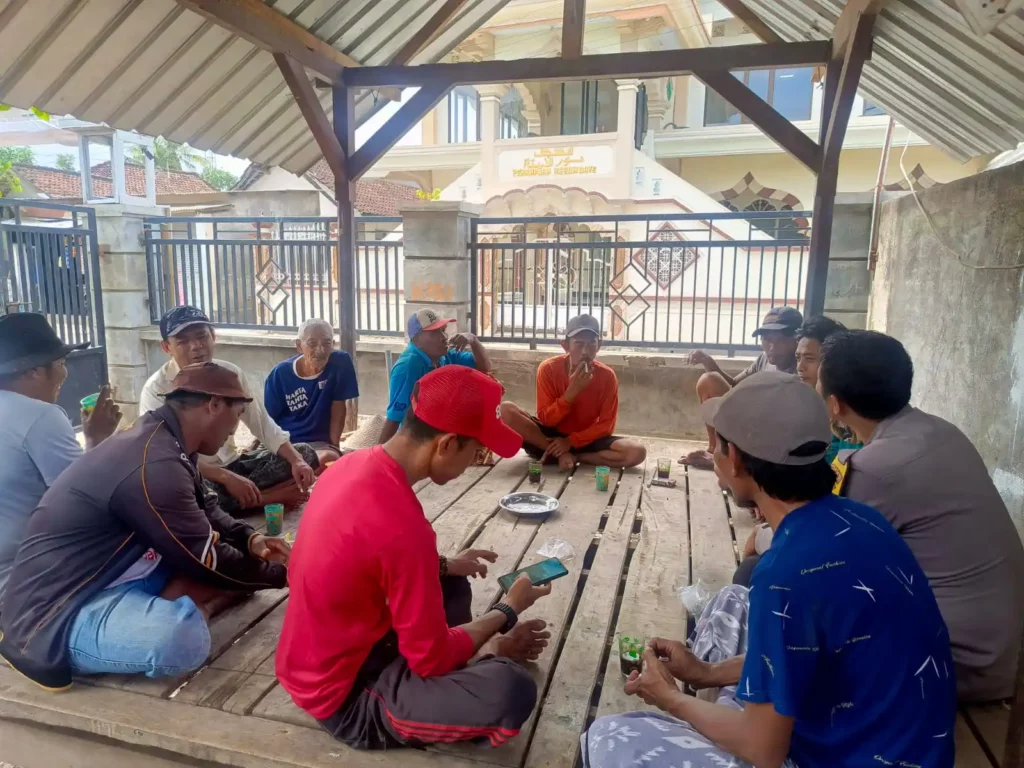 Bhabinkamtibmas Labuapi Buktikan Kehadiran Polri: Jaga Kamtibmas, Dorong Ketahanan Pangan Warga Kerepet