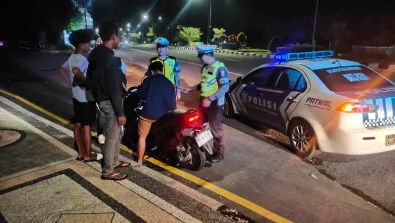 Patroli Malam Satlantas Lombok Barat Bikin Jalanan Lebih Aman