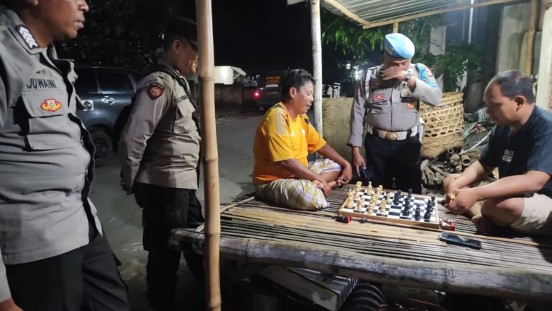 Polsek Kuripan Jawab Rasa Aman Warga Lewat Patroli Rutin