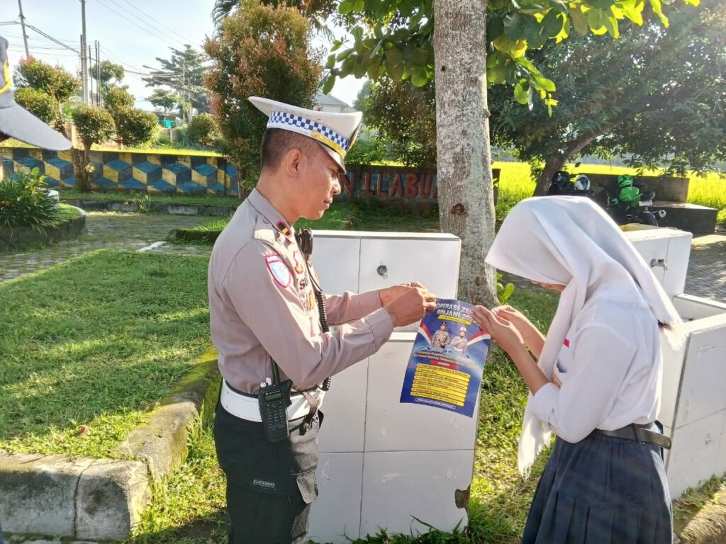 Operasi Zebra Rinjani 2025, Polres Lobar Kampanyekan Keselamatan Jalan ke Wali Murid dan Siswa