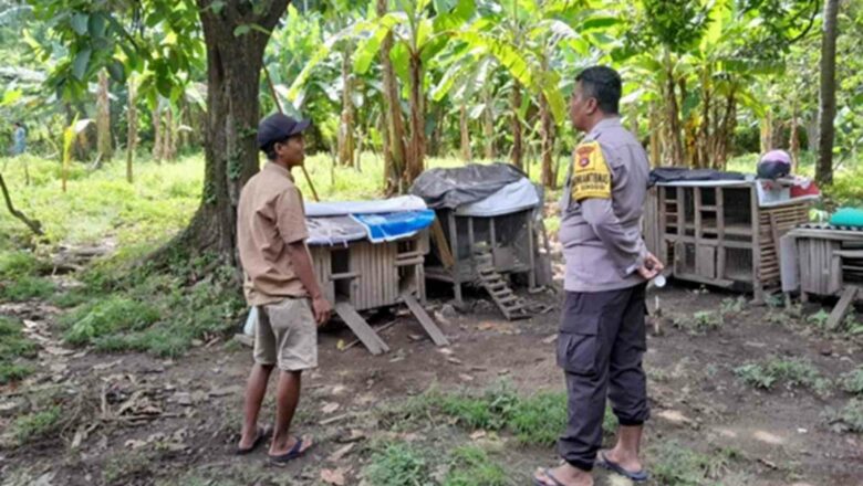 Bhabinkamtibmas Batulayar Edukasi Warga Manfaatkan Lahan Kosong