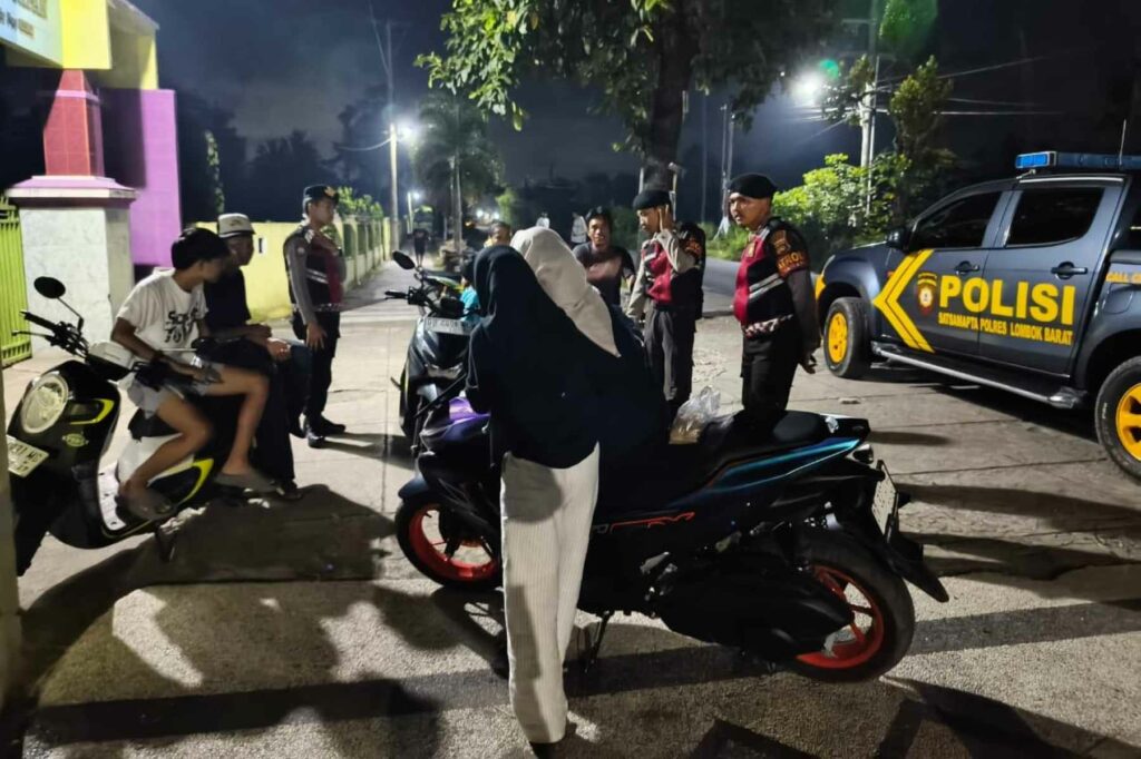 Ajak Warga Waspada, Polisi Lombok Barat Intensifkan Patroli Dialogis
