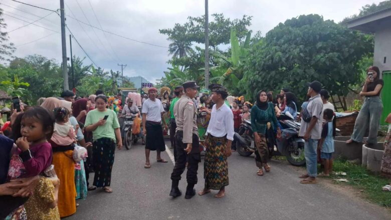 Harmoni Adat dan Lalu Lintas: Polisi Amankan Nyongkolan di Sekotong