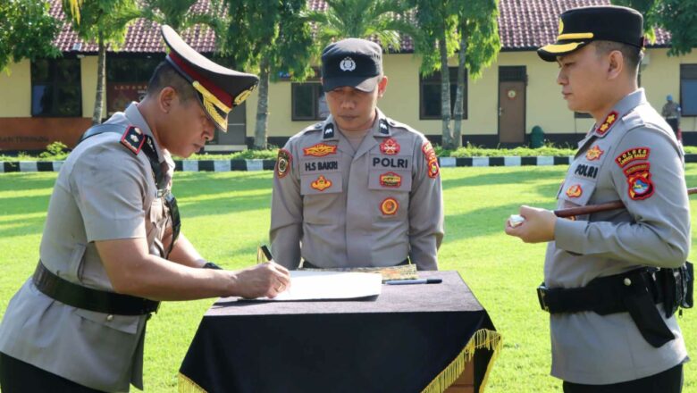 Kapolres Lobar Lantik Kapolsek Batulayar, Gerung, dan Lembar