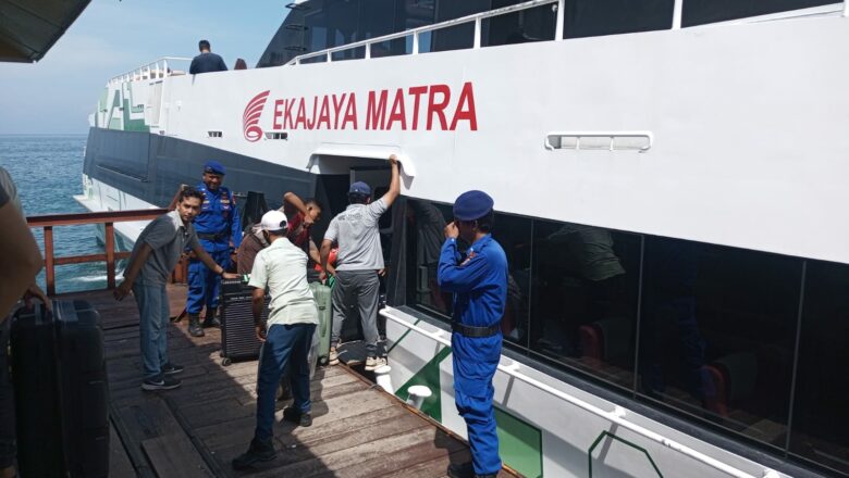 Amankan Wisatawan, Sat Polairud Jaga Ketat Pelabuhan Senggigi