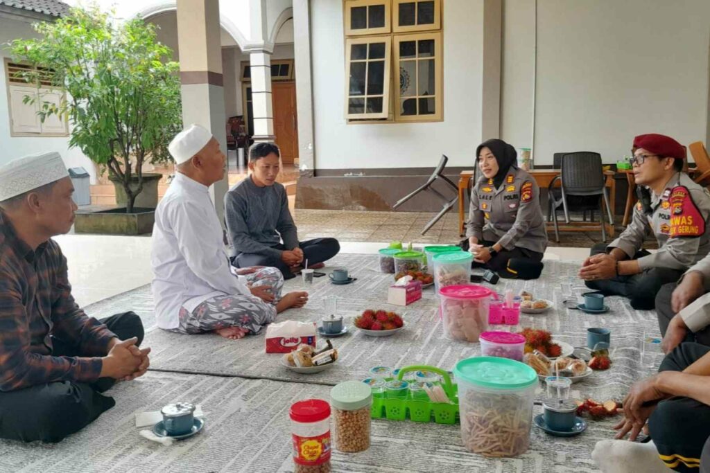 Sinergi Ulama-Umara: Kapolsek Gerung Kunjungi Ponpes di Mesanggok