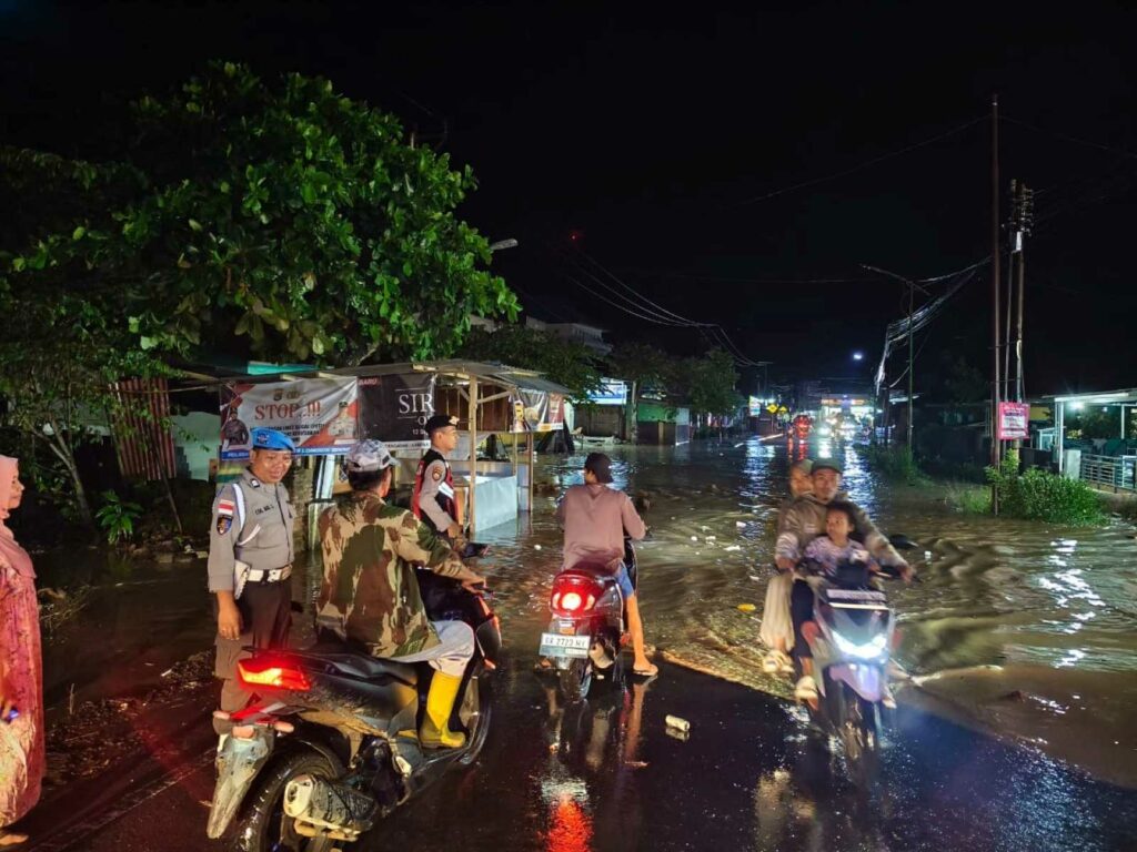 Banjir Bandang di Sekotong: Satu Rumah Hanyut, Warga Dievakuasi