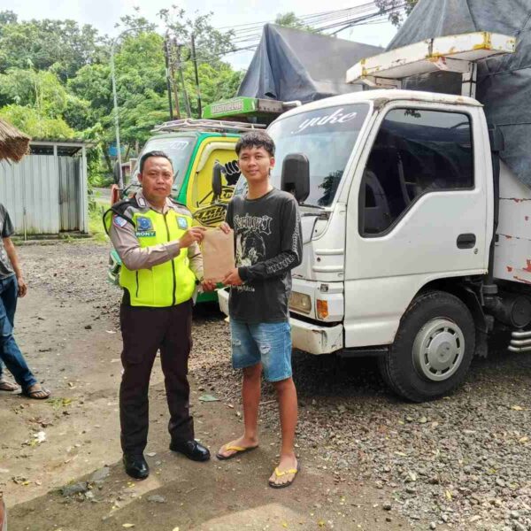 Upaya Polres Lombok Barat Tekan Laka Lantas Melalui Edukasi ODOL