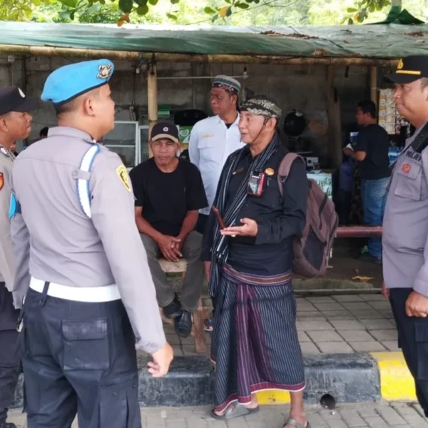 Polsek Kawasan Pelabuhan Lembar Gelar Patroli Dialogis Jaga Kondusivitas