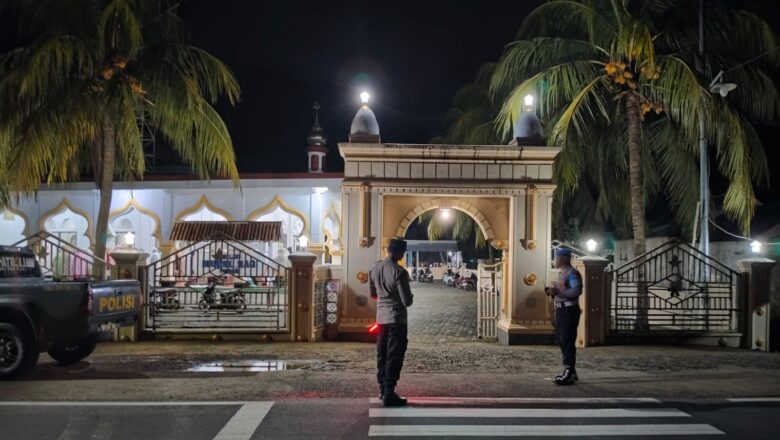 Tarawih Aman, Polsek Lembar Atur Lalu Lintas Masjid