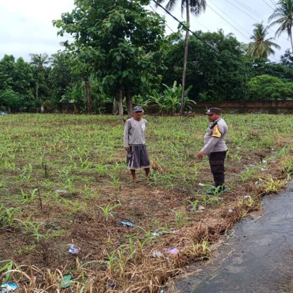 Cara Polsek Gerung Motivasi Petani di Lombok Barat